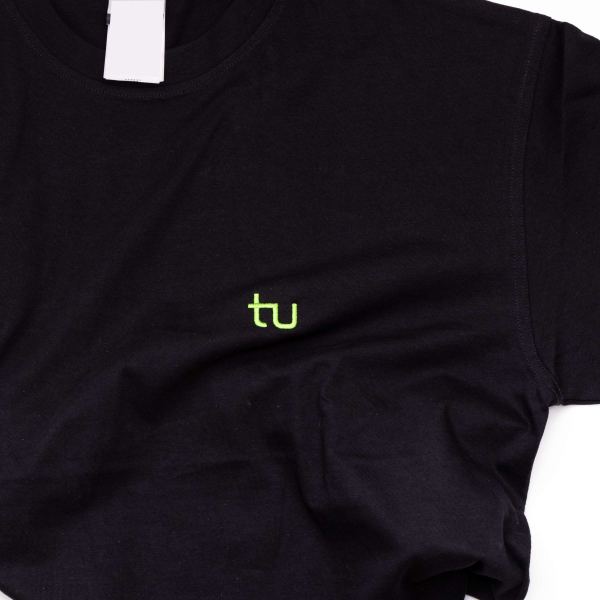 TU Unisex T-Shirt mit TU Stickerei
